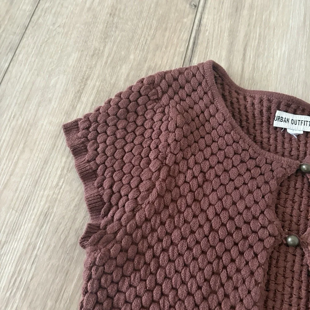 Urban Outfitters Medium Keyhole Bubble Sweater Top Cropped Button Up Brown